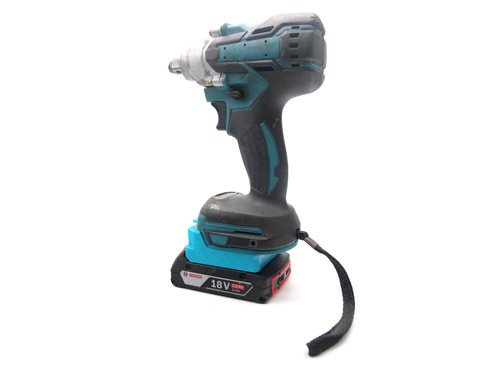 Перехідник Bosch ↔ Makita — деталь кріплення зблизу
