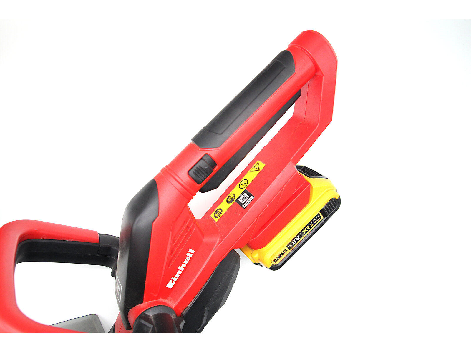 DeWalt-акумулятор на Einhell-інструменті, вигляд збоку