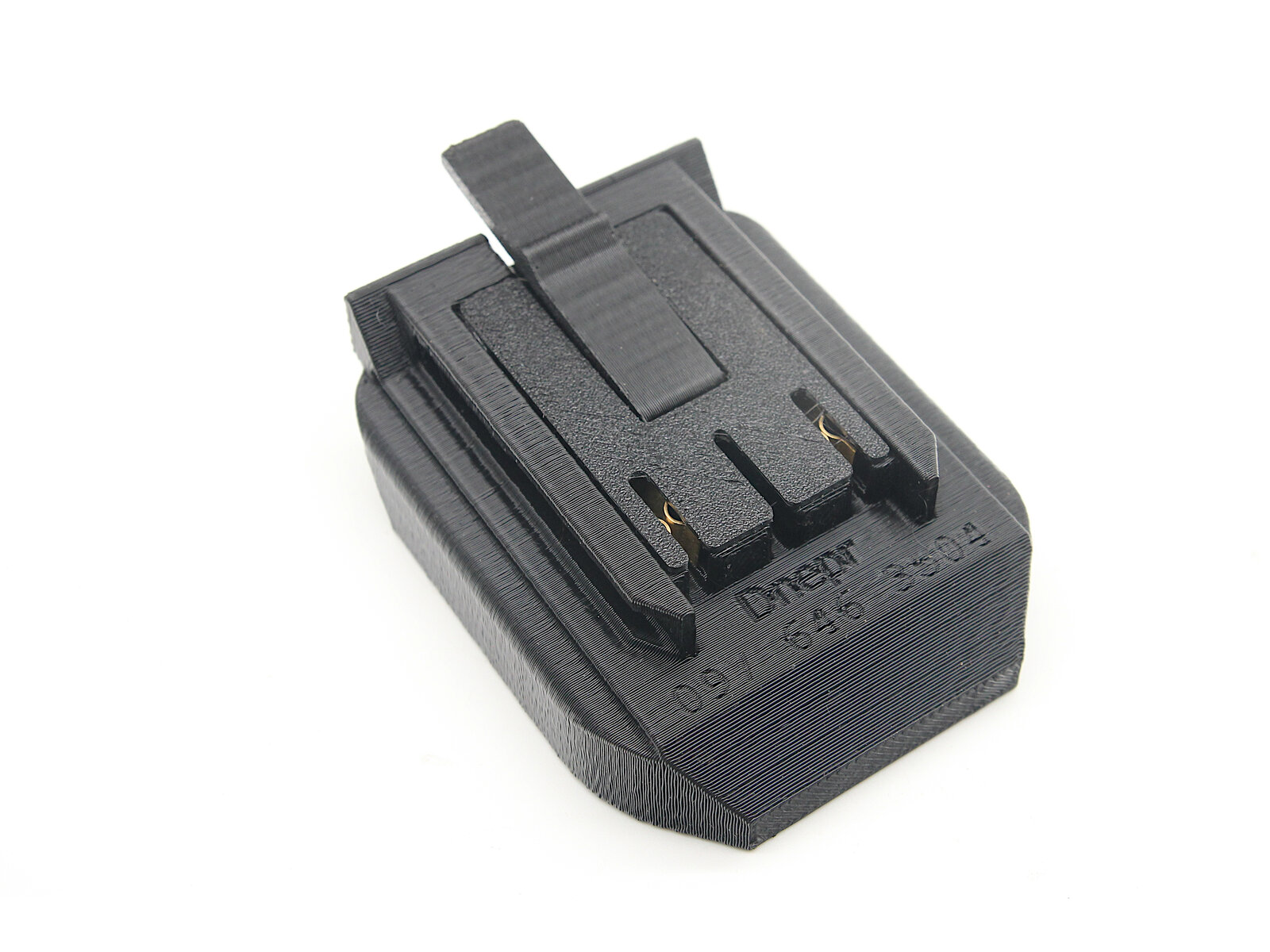 Перехідник Makita 18V LXT на інструменті DniproM 20V — у роботі