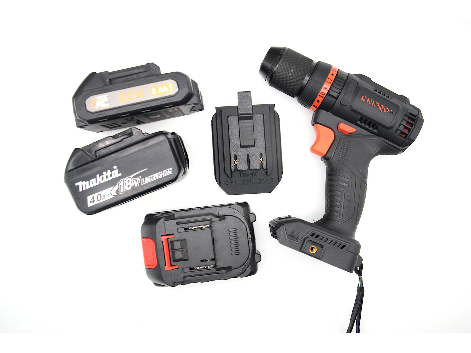 Перехідник Makita 18V → DniproM 20V — установка акумулятора